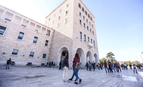 Hapen aplikimet per Universitet: Maturantet perzgjedhin deget permes U-Albania